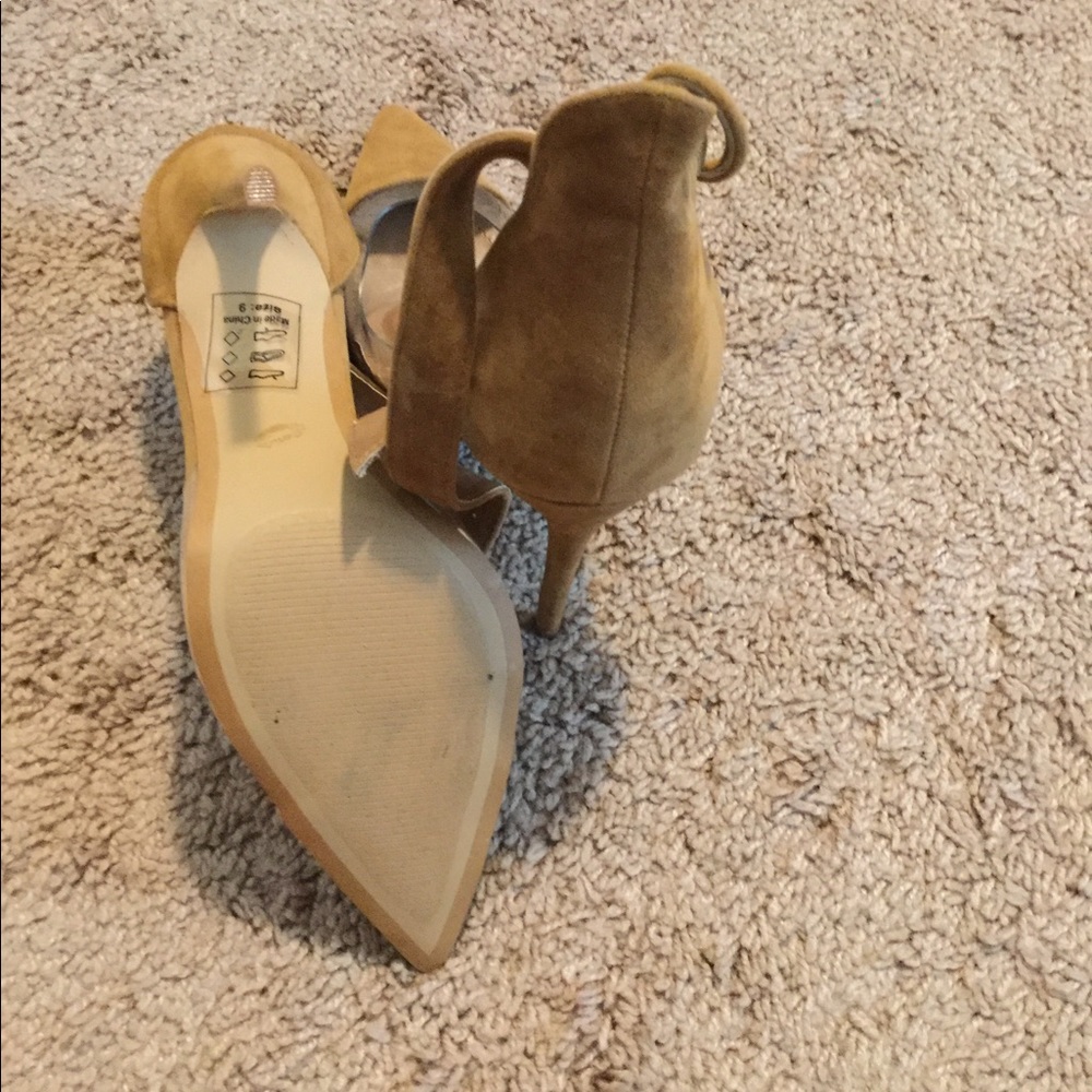 Heels - Picture 3 of 4